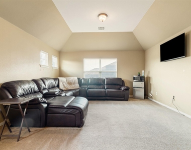1002 Wallin Farms Cv - Photo Thumbnail 14
