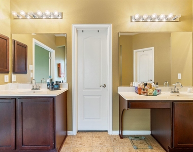 1002 Wallin Farms Cv - Photo Thumbnail 11