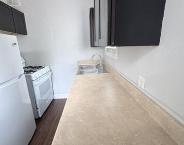 3113 Benelva St - Photo Thumbnail 8