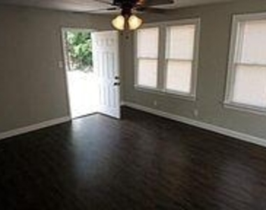 3113 Benelva St - Photo Thumbnail 1