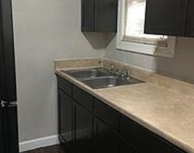 3113 Benelva St - Photo Thumbnail 5