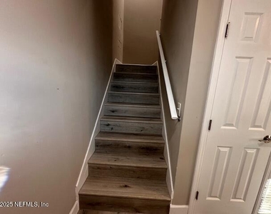 1113 Phelps Street - Photo Thumbnail 11