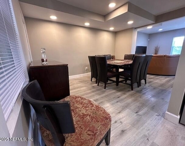 1113 Phelps Street - Photo Thumbnail 5