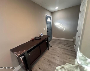 1113 Phelps Street - Photo Thumbnail 10