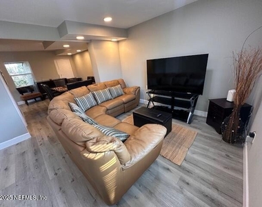 1113 Phelps Street - Photo Thumbnail 9