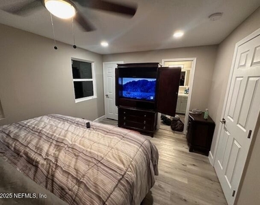 1113 Phelps Street - Photo Thumbnail 2