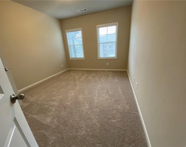 2527 R Pearl Ridge Trace - Photo Thumbnail 16