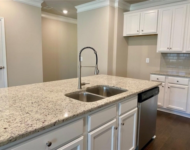 2527 R Pearl Ridge Trace - Photo Thumbnail 6