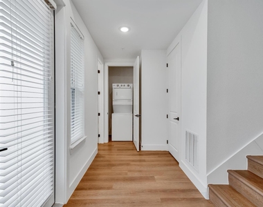 1601-340 Mustang Drive - Photo Thumbnail 10