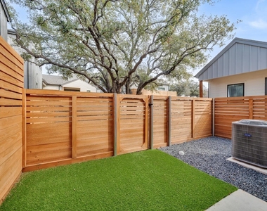 1601-340 Mustang Drive - Photo Thumbnail 24