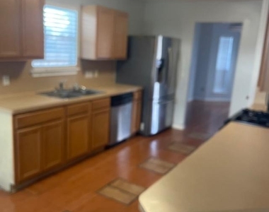 2219 Beacon Light Lane - Photo Thumbnail 4