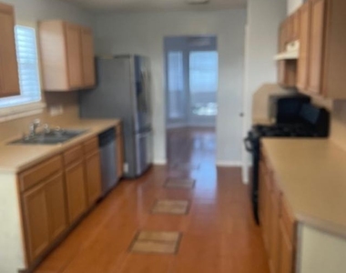 2219 Beacon Light Lane - Photo Thumbnail 5