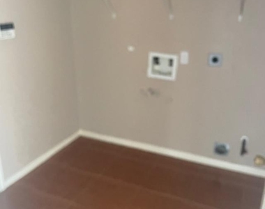 2219 Beacon Light Lane - Photo Thumbnail 18