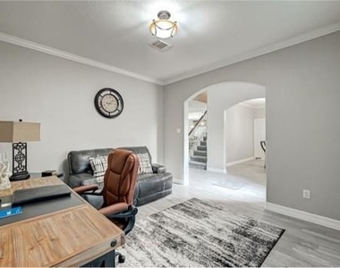 4807 Schiller Park Lane - Photo Thumbnail 10