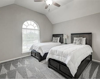4807 Schiller Park Lane - Photo Thumbnail 22