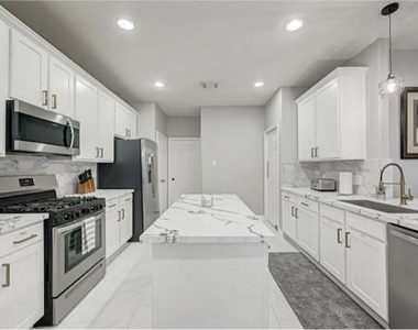 4807 Schiller Park Lane - Photo Thumbnail 3