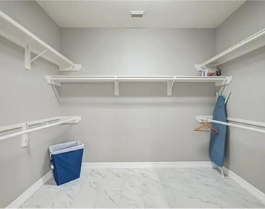 4807 Schiller Park Lane - Photo Thumbnail 19