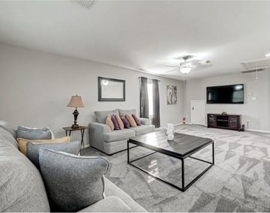 4807 Schiller Park Lane - Photo Thumbnail 13