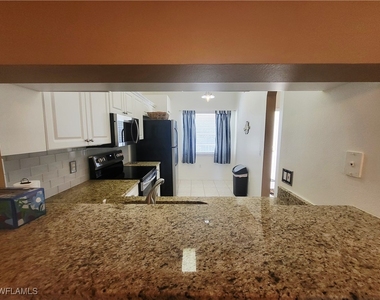 6605 Huntington Lakes Circle - Photo Thumbnail 5