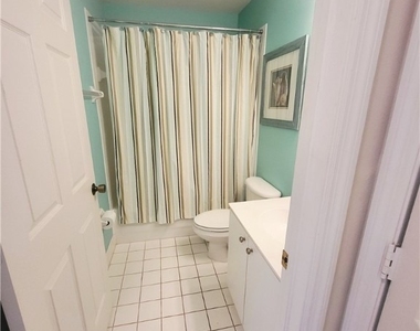 6605 Huntington Lakes Circle - Photo Thumbnail 7