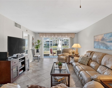 138 Pebble Shores Drive - Photo Thumbnail 10