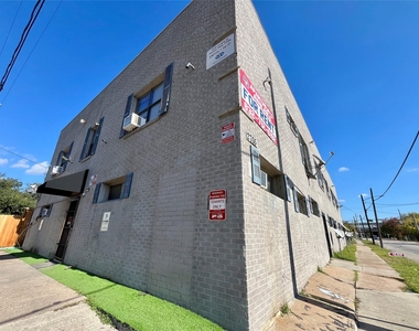 2705 Lorraine Street - Photo Thumbnail 13