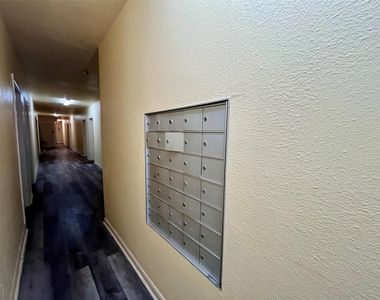 2705 Lorraine Street - Photo Thumbnail 16