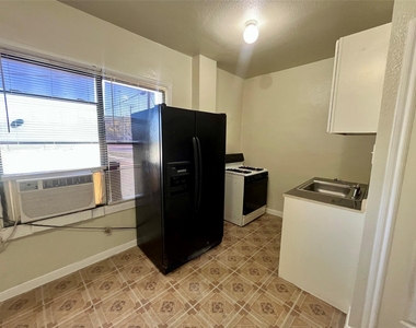 2705 Lorraine Street - Photo Thumbnail 7