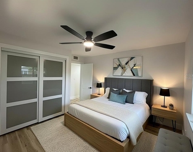 8609 Driftwood Drive - Photo Thumbnail 5
