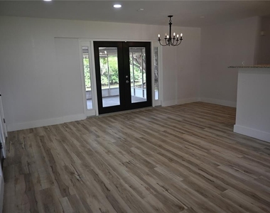 8609 Driftwood Drive - Photo Thumbnail 19