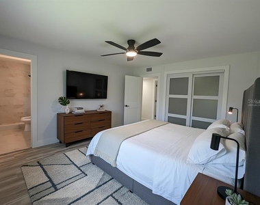 8609 Driftwood Drive - Photo Thumbnail 9