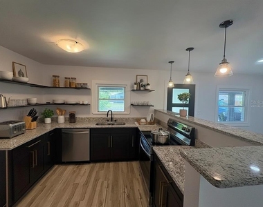 8609 Driftwood Drive - Photo Thumbnail 4