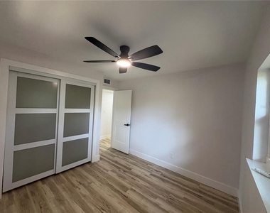 8609 Driftwood Drive - Photo Thumbnail 28