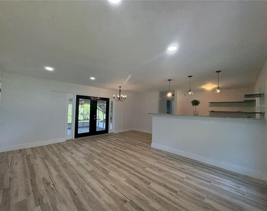 8609 Driftwood Drive - Photo Thumbnail 18