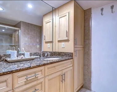 880 Mandalay Avenue - Photo Thumbnail 10