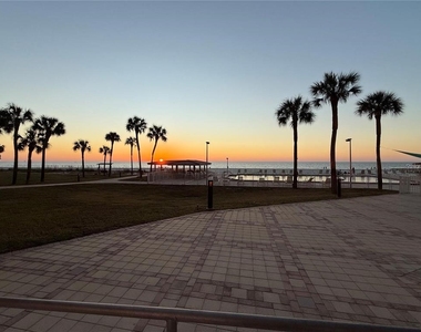 880 Mandalay Avenue - Photo Thumbnail 2