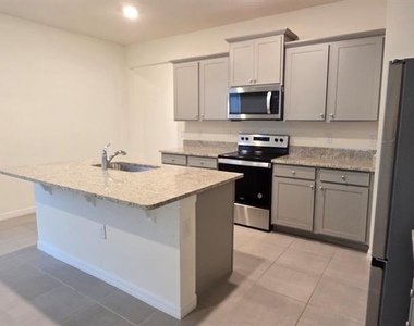 5530 Nw 40th Loop - Photo Thumbnail 5