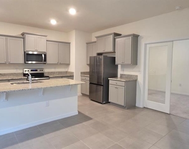 5530 Nw 40th Loop - Photo Thumbnail 4