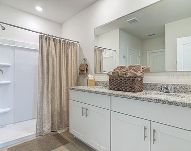 2219 Lake Preserve Circle - Photo Thumbnail 6