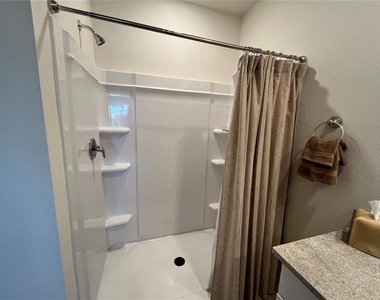 2219 Lake Preserve Circle - Photo Thumbnail 39
