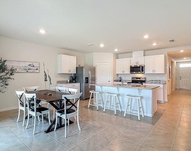 2219 Lake Preserve Circle - Photo Thumbnail 3