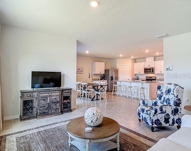 2219 Lake Preserve Circle - Photo Thumbnail 4
