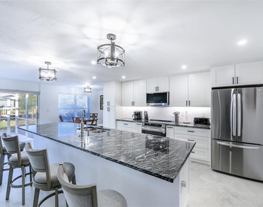 149 Crescent Drive - Photo Thumbnail 13