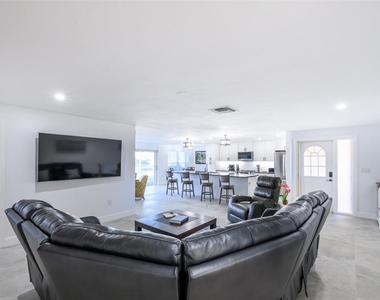 149 Crescent Drive - Photo Thumbnail 9