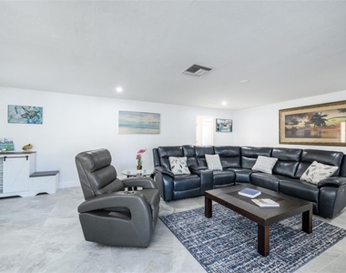 149 Crescent Drive - Photo Thumbnail 6