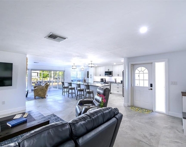149 Crescent Drive - Photo Thumbnail 10
