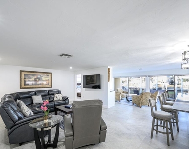 149 Crescent Drive - Photo Thumbnail 4