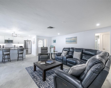 149 Crescent Drive - Photo Thumbnail 7