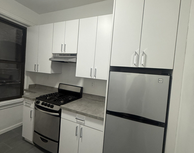 107 East 88th Street - Photo Thumbnail 2