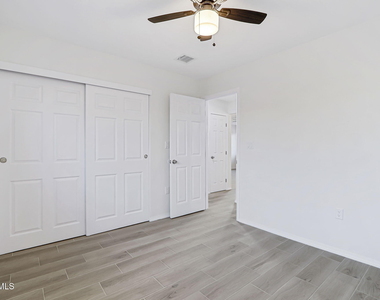 3016 Glen Drive - Photo Thumbnail 4